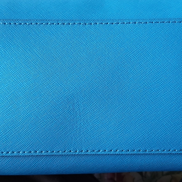 Michael Kors Crossbody Handbag - Picture 3 of 11